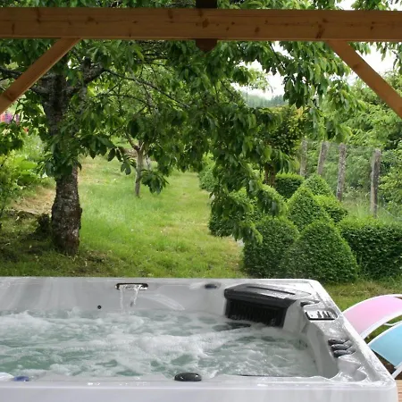 Chambre D'hotes Rubis Avec Terrasse Et Grand Parc - Fr-1-589-532